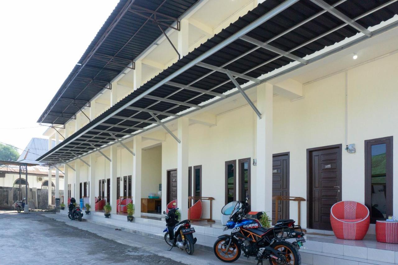 Отель Reddoorz Syariah Near Sultan Muhammad Kaharuddin Airport Sumbawa Besar Экстерьер фото